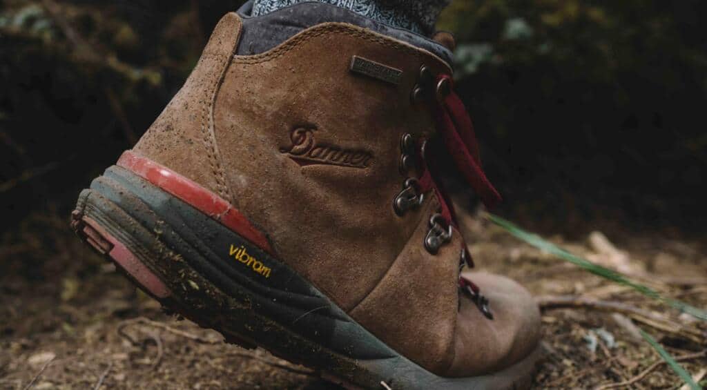 5 Best Hiking Boots for Roofing Reviewed & Ranked in 2018