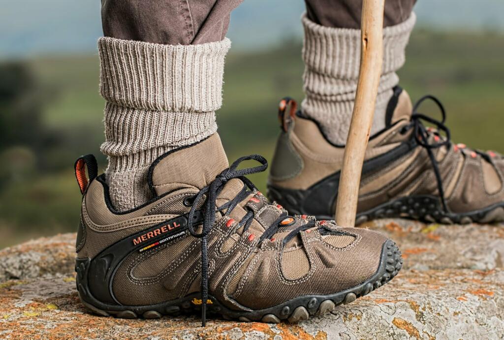 merrell roofing shoes